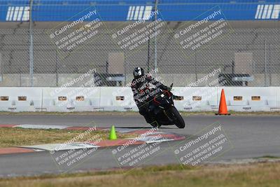 media/Nov-26-2022-Fastrack Riders (Sat) [[b001e85eef]]/Level 2/Session 3 Outside Turn 9/